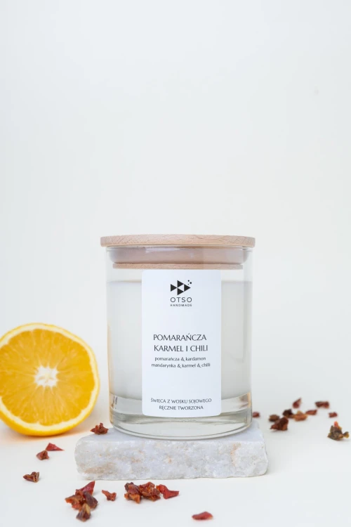 Naturalna świeca sojowa pomarańcza karmel chili.jpg