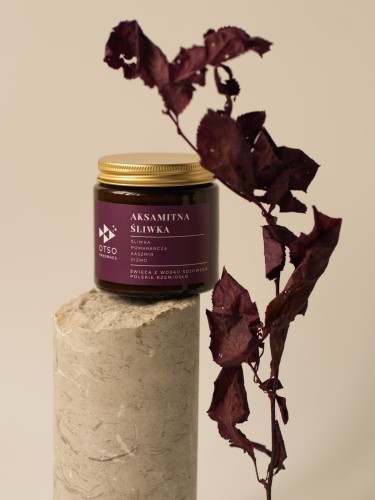 Świeca sojowa Aksamitna śliwka OTSO Handmade, zapach śliwki pomarańczy i kaszmiru.jpg