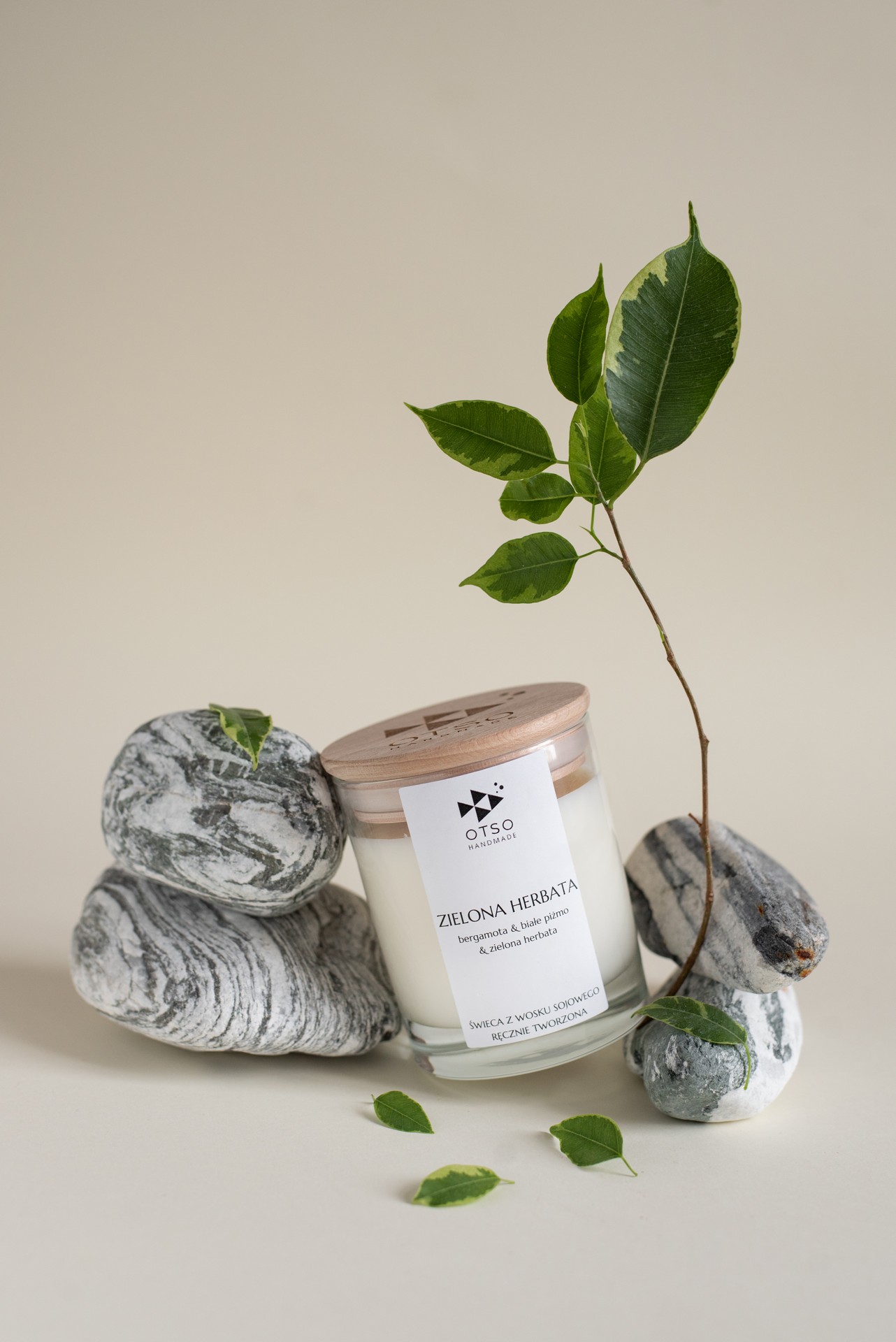 świeca sojowa zielona herbata OTSO HANDMADE bergamotka białe piżmo naturalna świeca zapachowa świeży zapach relaks