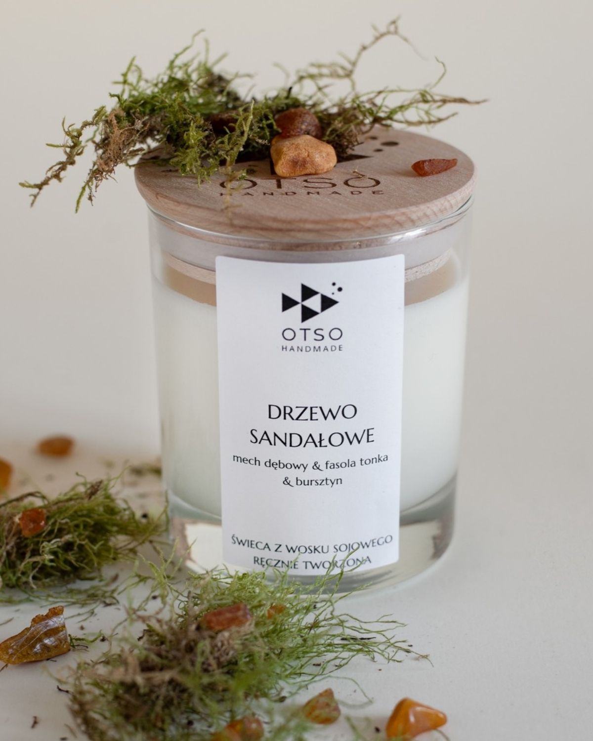 Świeca sojowa Drzewo Sandałowe OTSO HANDMADE – elegancki, głęboki zapach do wnętrz.